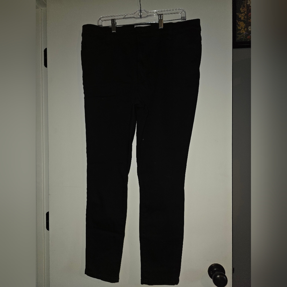 Zenana Black Skinny Jeans NWT